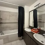 Lumineux 2ch Proche Pres D'arenes Avec Wifi Tv Et Patio アパート モンペリエ