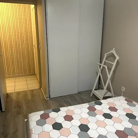 Apartament Lumineux 2ch Proche Pres D'arenes Avec Wifi Tv Et Patio *