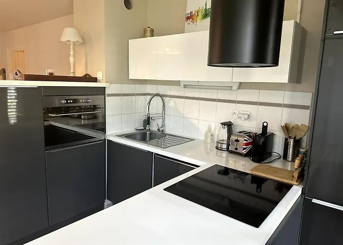 Lumineux 2ch Proche Pres D'arenes Avec Wifi Tv Et Patio Apartment Montpellier