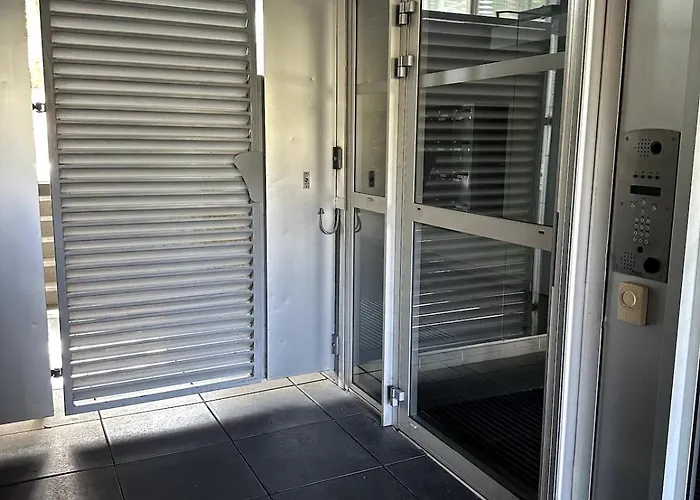 Lumineux 2ch Proche Pres D'arenes Avec Wifi Tv Et Patio Apartment