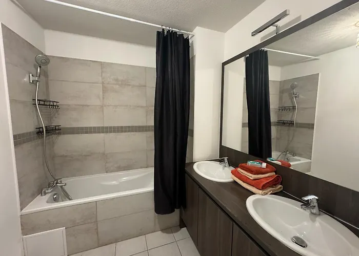 Lumineux 2ch Proche Pres D'arenes Avec Wifi Tv Et Patio Apartment Montpellier
